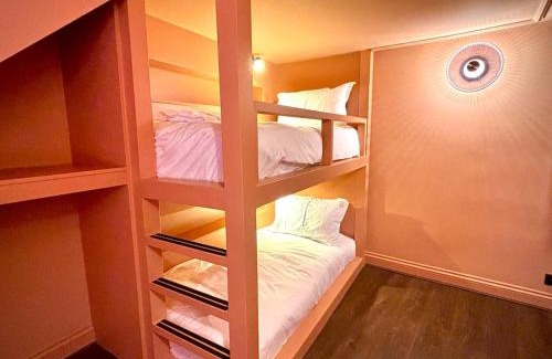 Poole Apartment | The Apartment - Perfect Location on Poole Quay - Beatiful Roof Terrace - Free Parking