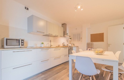 Fiumelatte Apartment | The Apple House