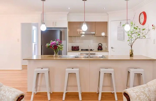 Augustine Heights House | "The Arcadia" : Luxury English Cottage/Near CBD/Nature/Privacy/Long Stay