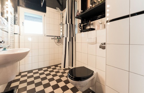 Overath House | The ArtFull Boutique Guesthouse. Lovingly designed country house for up to 9 people.