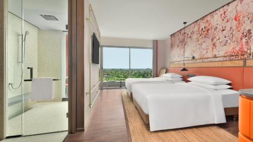 Maradu Hotel | The Artiste, Kochi, A Tribute Portfolio Hotel by Marriott