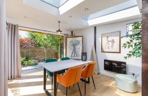 Hove Apartment | The Artists Studio - With Unique Japanese Garden