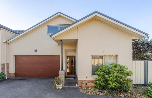 Avondale Heights House | The Avondale Hideaway Space, Style & Serenity