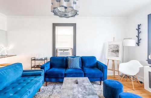 Brooklawn - St. Vincent Apartment | The B&W Haven 5BR Home with yard theater