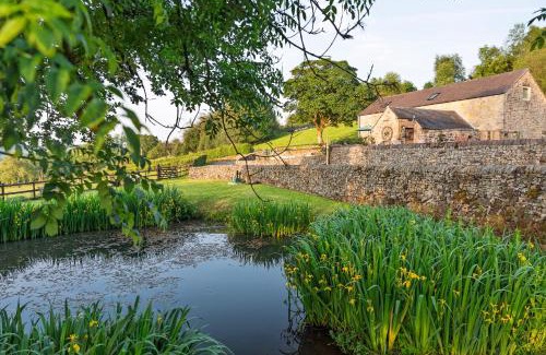 Longnor House | The Barn at Cliff Hollins Farm