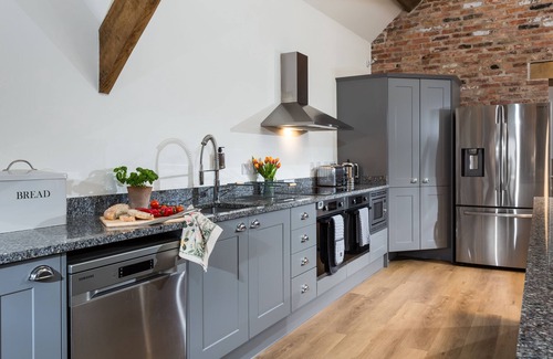 Hendrerwydd House | The Barn at Plas Ashpool - a beautiful converted barn sleeping 12 guests