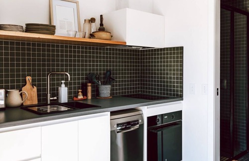 St Helens Apartment | The Barn - Georges Bay, St Helens