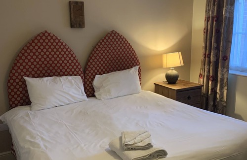 Shrivenham Hotel | The Barrington Arms Hotel