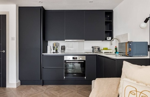 Shaftesbury Apartment | The Battersea Flat - Exquisite 2bdr Flat With Terrace
