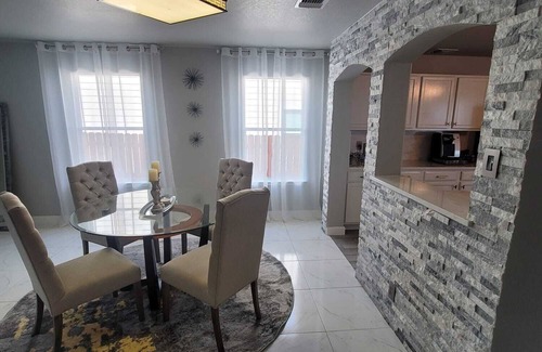 San Antonio House | The Baxter Station is your next stop!