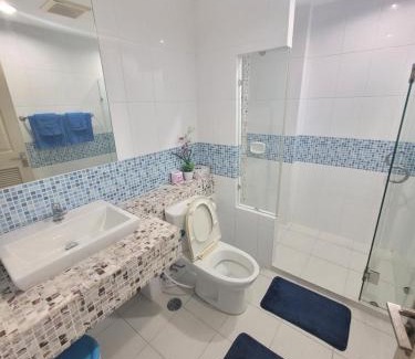 Ban Bang Saen Apartment | The Beach Bangsaen Condo 327-50