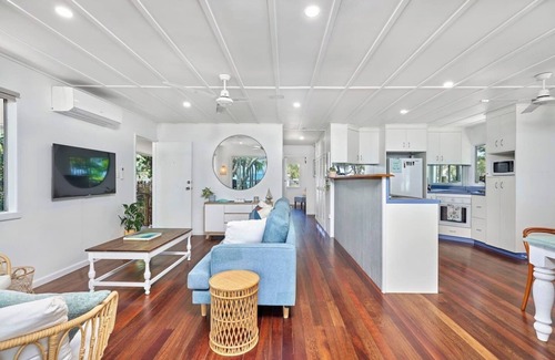 Holloways Beach House | The Beach House at Holloways with Pool