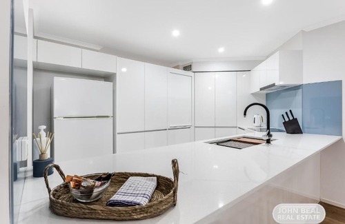 Redcliffe Apartment | The Beachouse