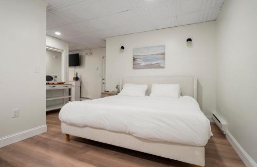 Sylvan Beach Hotel | The Beachside