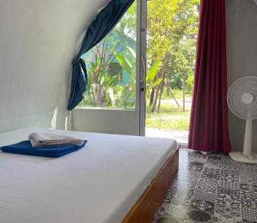 Kampot Hostel | The Bear Bungalow