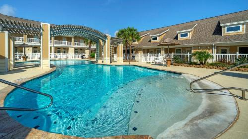 Corpus Christi House | The Beautiful Place by AvantStay Mins to Beach Family-Friendly Pool