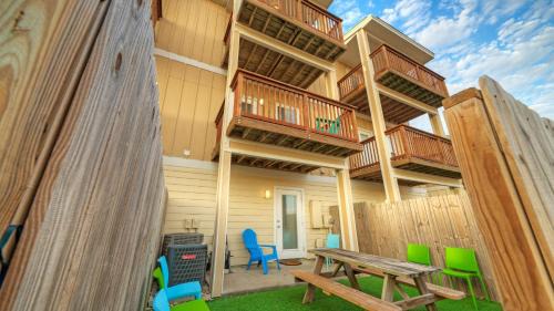 Corpus Christi House | The Beautiful Place by AvantStay Mins to Beach Family-Friendly Pool