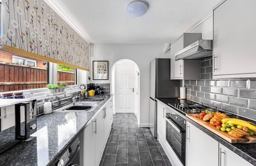 Kempston House | The Bedford Retreat | 6 Guests Contractors Welcome
