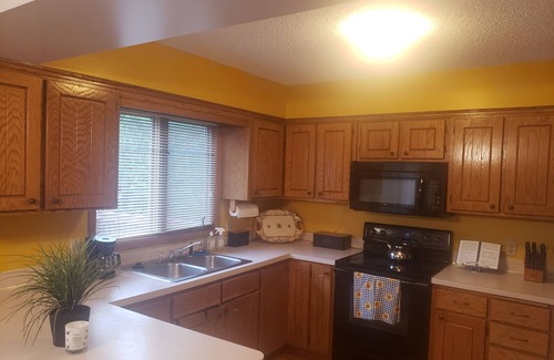 Shoreview House | The Bee's Nest - a safe and serene oasis away from home