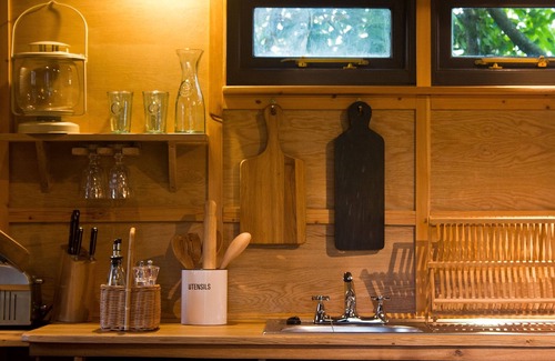 Saint Kew Cabin | The Beech Hut, A Romantic Wooden Cottage for 2, near Port Isaac