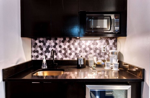 Biloxi Hotel | The Bella's Abbey Road Suite, Sleeps 2, Private Balcony