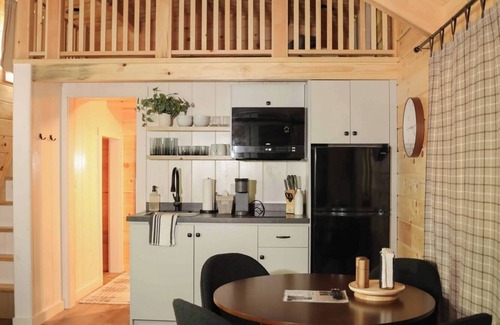 Mingoville Cabin | The Bellefonte Campground presents: Tiny Home | 2 Bedroom with HOT TUB