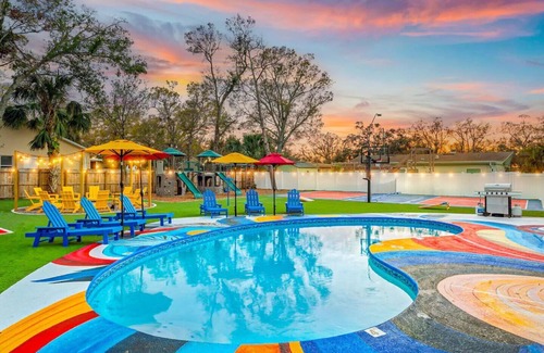 Largo House | THE BEST Clearwater Private Resort! Heated Pool