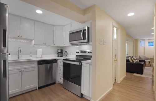 Cardozo Apartment | The Best of Dupont with Parking and Outdoor Space