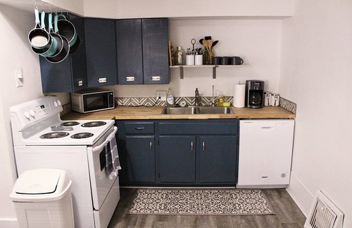 McCook House | “The Bev” Townhouse in McCook