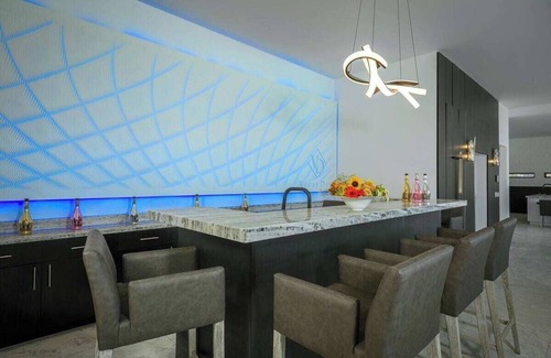 Pedregal Villa | The Big Bet Retreat - Sleeps 24