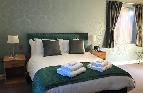 Wreningham Hotel | The Bird in Hand