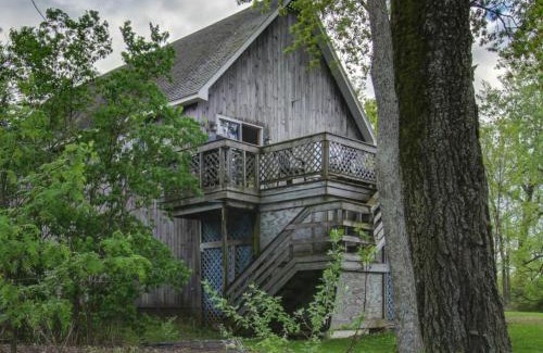 Isle La Motte House | The Bird's Nest