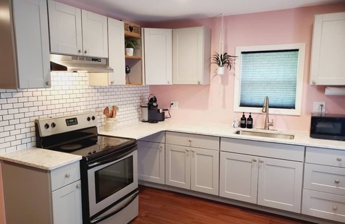 Shepherdstown Apartment | The Blue Bird Summary
