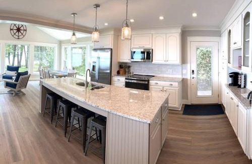 Town of Torrey House | The Blue Bungalow, Seneca Lake