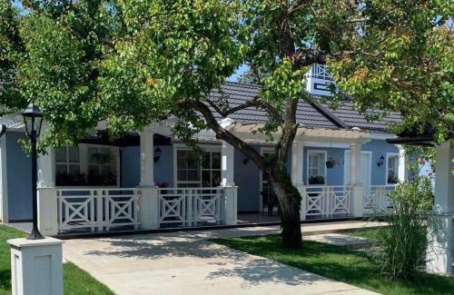 Balatonakarattya Apartment | The Blue Cottage Akarattya