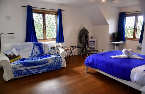 70 Mile House House | The Blue Cottage B&B