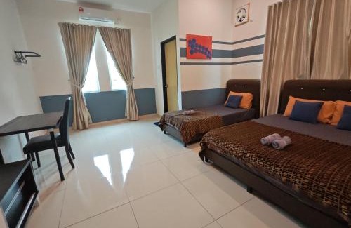Asam Kumbang House | The Blue Guest House, WiFi, Free Parking, Aulong