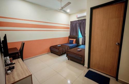 Asam Kumbang House | The Blue Guest House, WiFi, Free Parking, Aulong