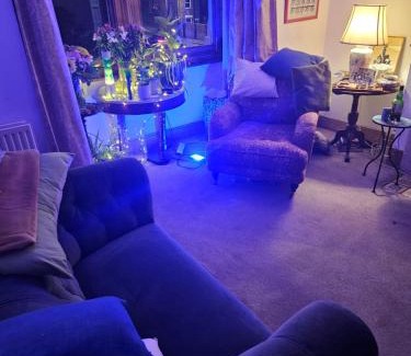 Hoe Street House | The blue international inn