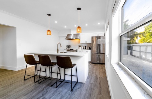 Coral Ridge Apartment | The Blue Parrot