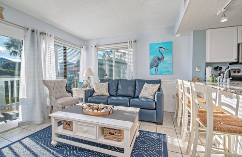 Fort Morgan Condo | The Blue Squid 2-bedroom condo in charming Gulf Shores with fitness room, AC