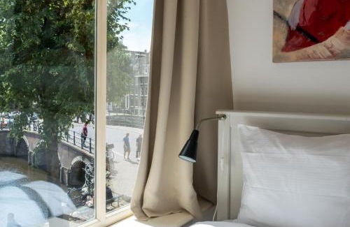 Grachtengordel-Zuid Bed & Breakfast | The Blue Stairs