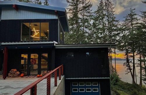 Bowen Island Villa | The Bluewater Retreat