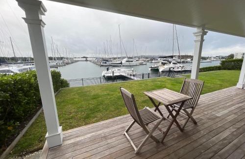 One Tree Point Apartment | The Boathouse