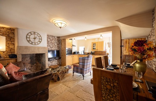 Morecambe Cottage | The Bolt Hole - Blending Original features & Modern luxury, 1 minute to beach