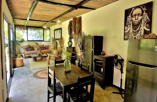 Nosy Boraha Cabin | The Boraha Beach Lodge 90 m2 with kitchen, equipped, WIFI, on the beach,