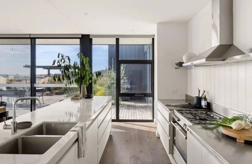 Shepherds Flat House | The Bothie - Luxurious Off Grid Living