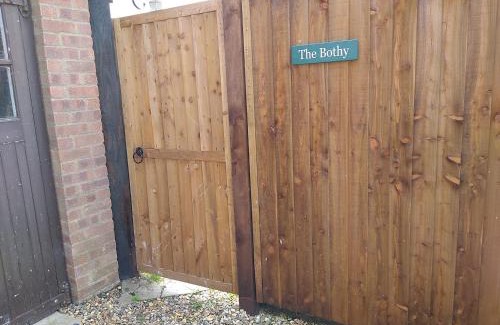 Great Hockham House | The Bothy
