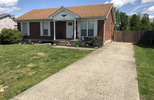 Shepherdsville House | THE BOURBON BARREL - Close to Louisville, E-town, and Glendale!