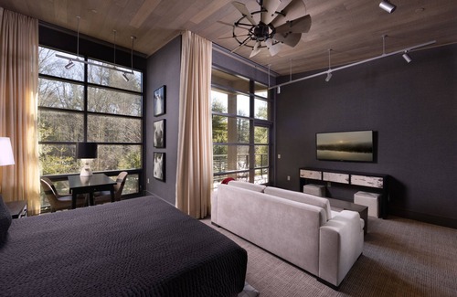 Town of Highland Hotel | The Bradstan Boutique Hotel